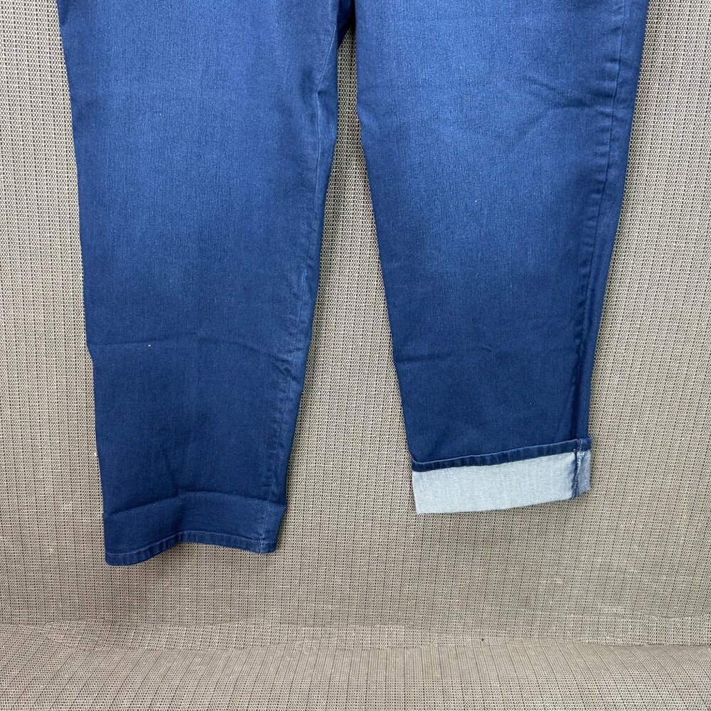 Gloria Vanderbilt Amanda Womens Size 18W Blue Slimming Tapered Leg Denim Jeans - Picture 12 of 12